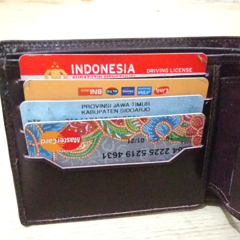 Dompet Kulit Pria Kulit Sapi Asli 100 % Model Lipat Original Branded