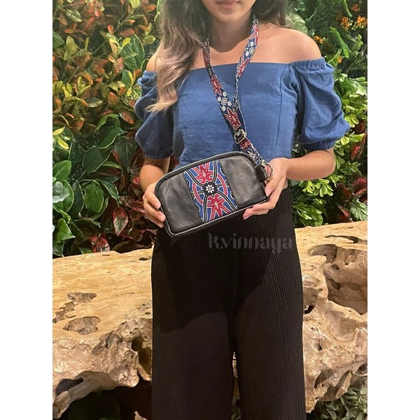 Hanging wallet kulit batik pontianak