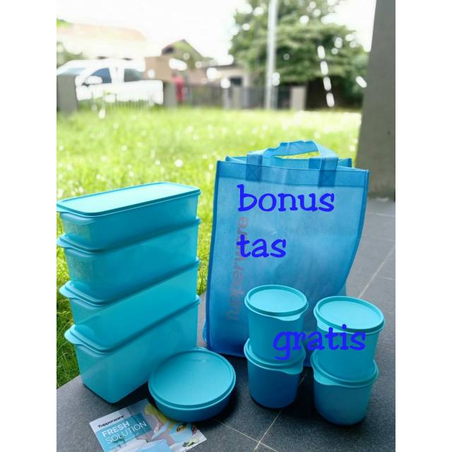 Tupperware untuk penyimpanan di kulkas