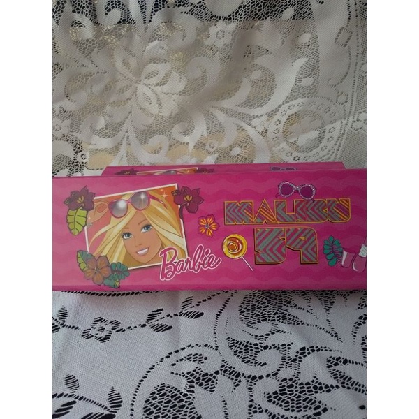 

Kotak pensil Barbie