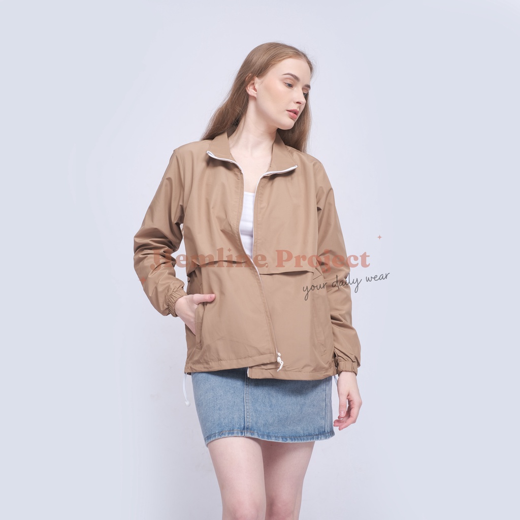 Elya Jaket Coach Wanita - Saga