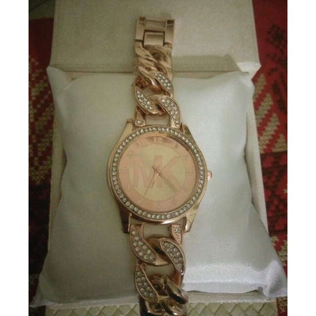 Jam tangan MK
