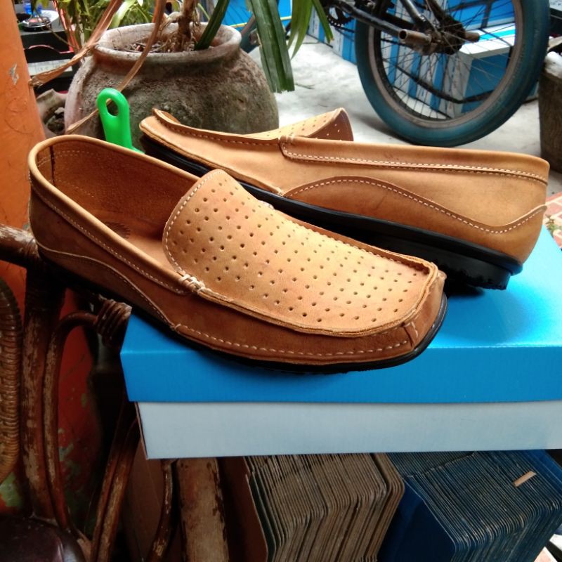 Sepatu casual pria kulit asli lancas mucasin