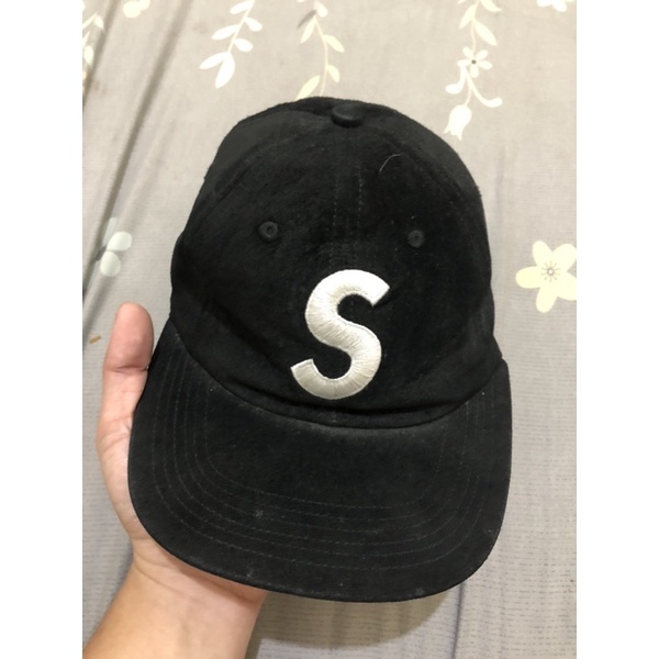 Topi Supreme Logo S Suede