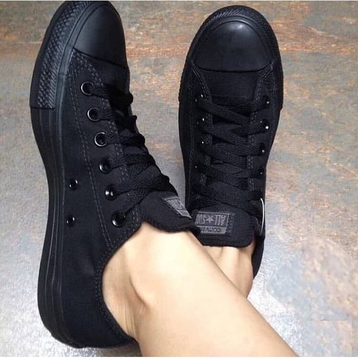 sepatu sneakers laki perempuan full hitam hitam polos / sepatu kerja / sepatu sekolah  / sepatu santai BNIB