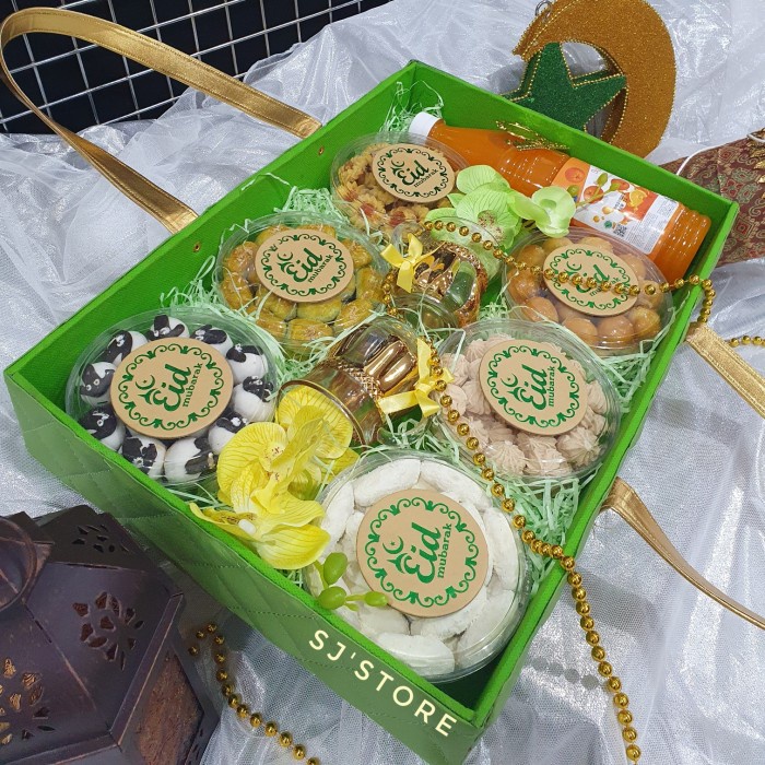 

Paket box hampers lebaran kue kering toples murah 36