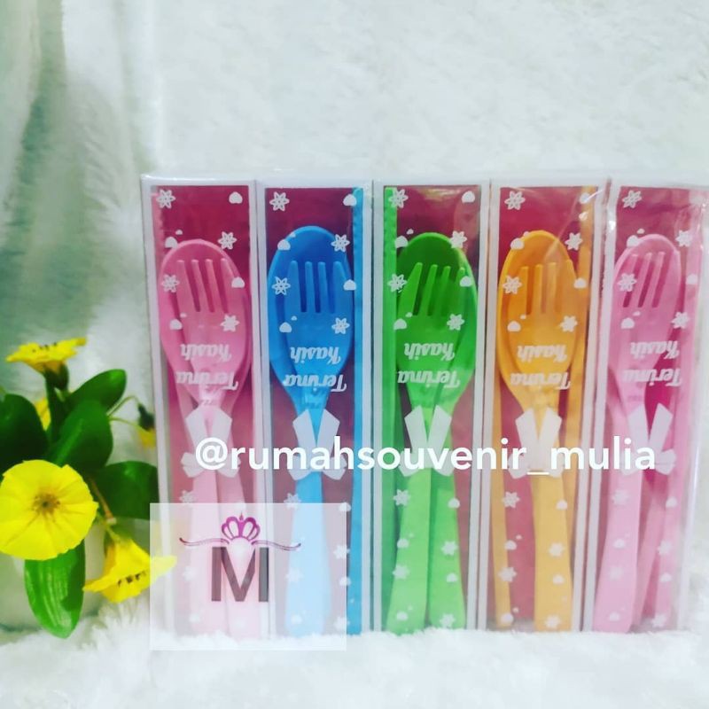 (isi 50 pcs ) sendok set gerpu sumpit plastik kemas mika