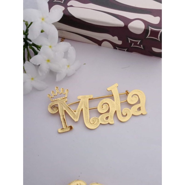 Bros papan nama sendiri | Bros pin nama custom | Bros Hijab nama sendiri | Bros nama lapis emas COD 
