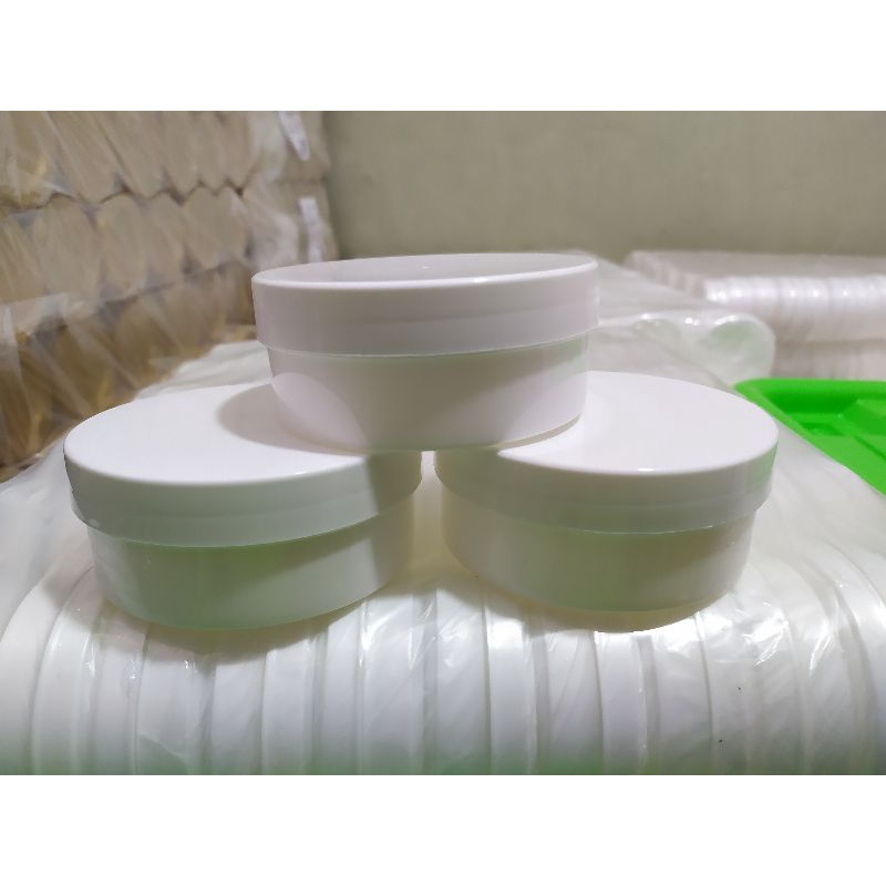 POT Lulur 250 gr putih/ 200 gr putih