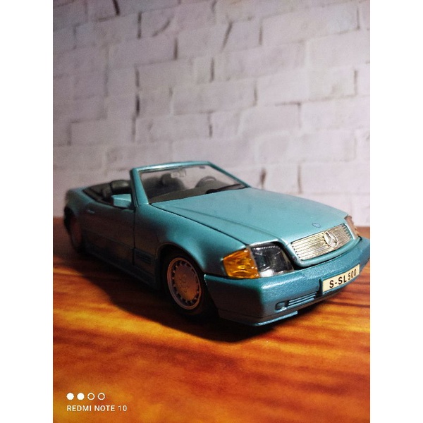 Mainan Mobil Diecast Maisto Mercedes Benz 500SL 1989 Loose