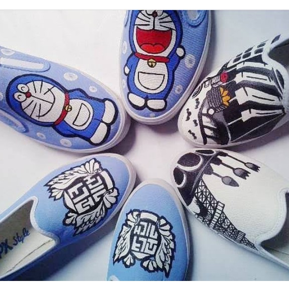 

SEPATU LUKIS BEBAS DESAIN CUSTOM NAMA GAMBAR KUALITAS RAPI CEPAT 156