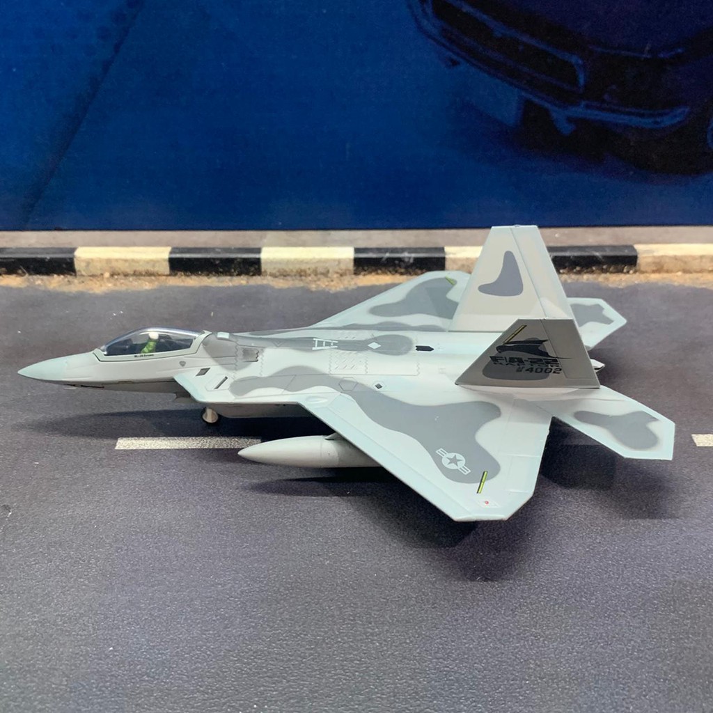 JL Model Lockheed Martin F-22 Raptor Skala 100