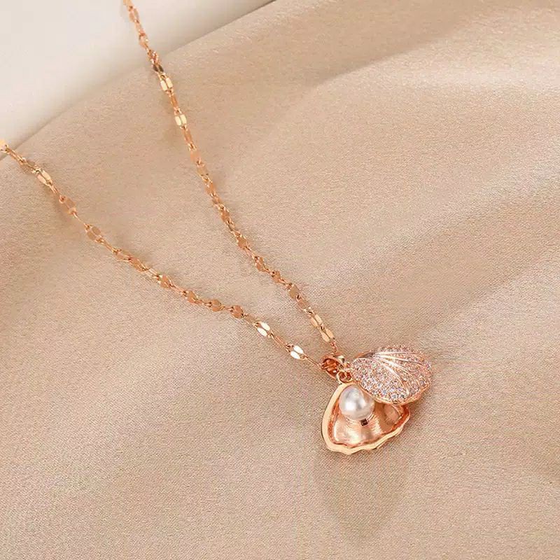 Fourfashion Kalung Rantai Bahan Titanium 18k Gold Aksen Mutiara Dan Berlian Gaya Korea Untuk Wanita