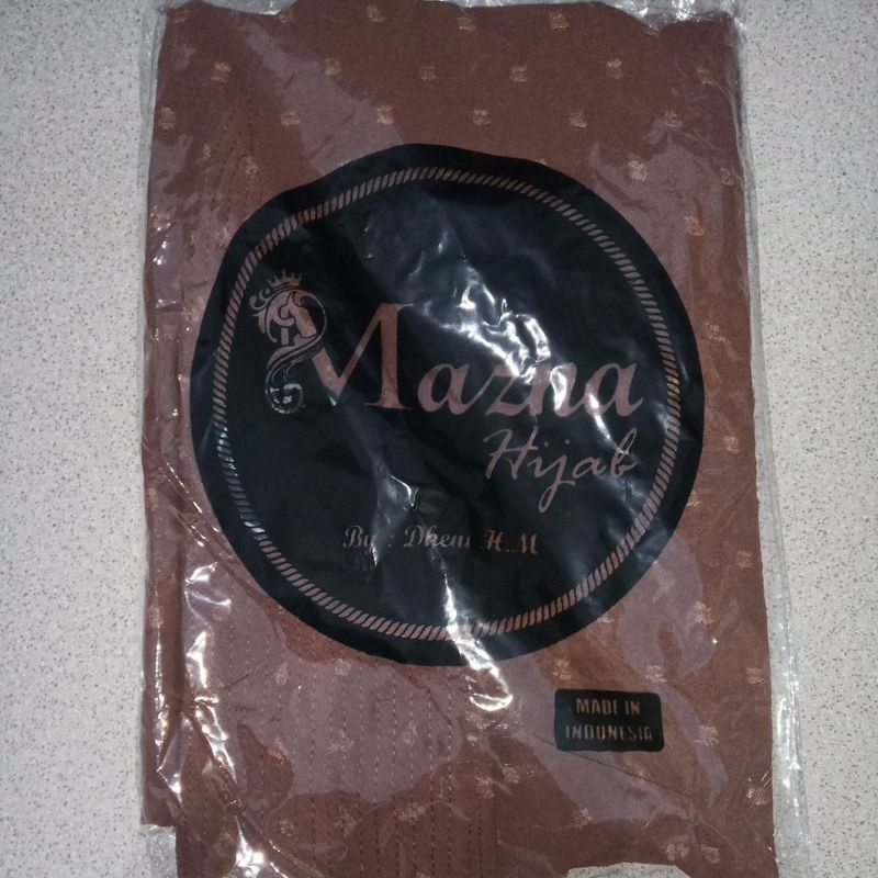 bergo/jilbab/khimar one tone crinkle uragiri oval by mazna/tudung/başörtüsü-Milo