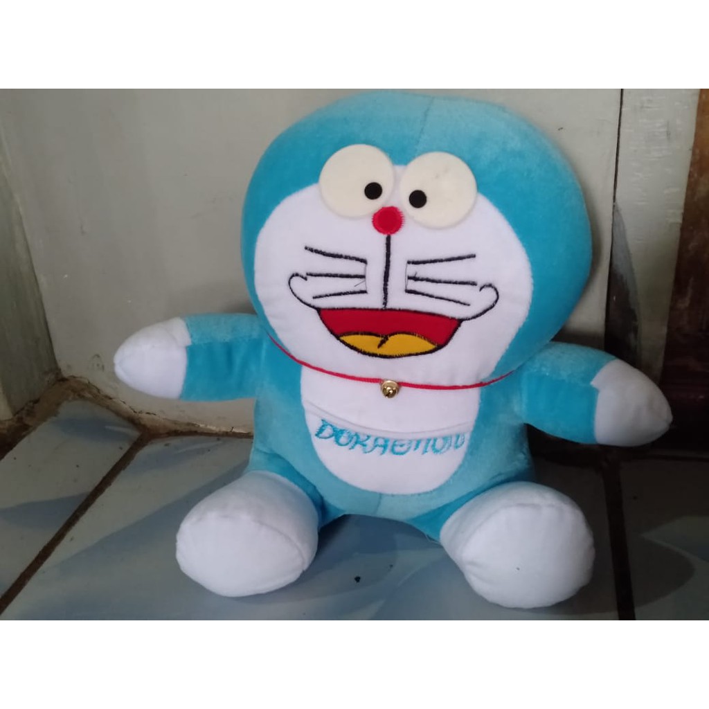 Boneka Doraemon Size L [tinggi 33cm]