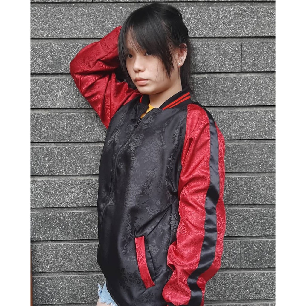 Jaket Sukajan Polos Hitam Gold Bermotif