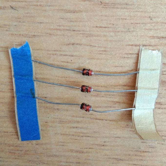 B33 Dioda Zener 33 V mttban99 Kualitas Baik