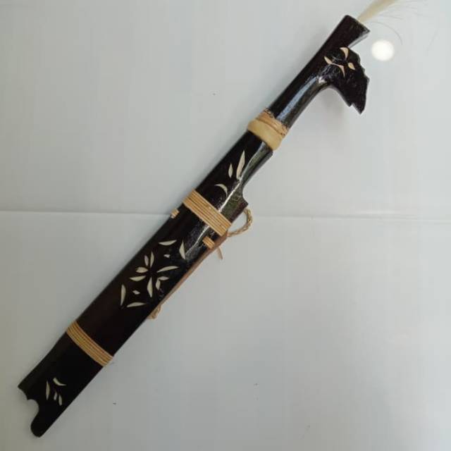 Mandau khas Kalimantan