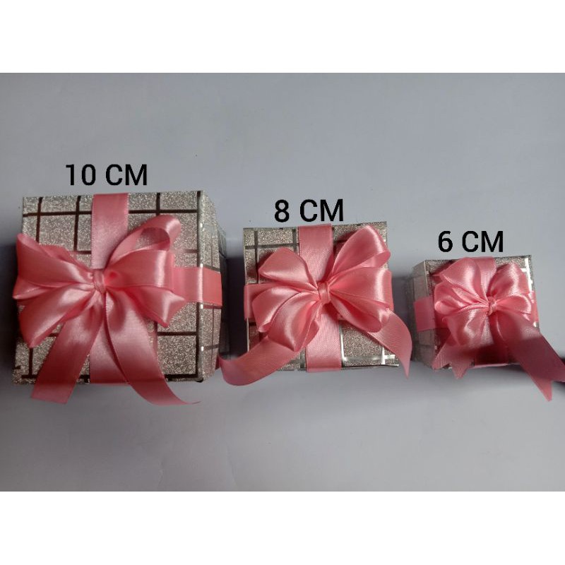 

KOTAK BOX HADIAH HANDMADE (SILVER PINK) EDITION 10 X 10 CM