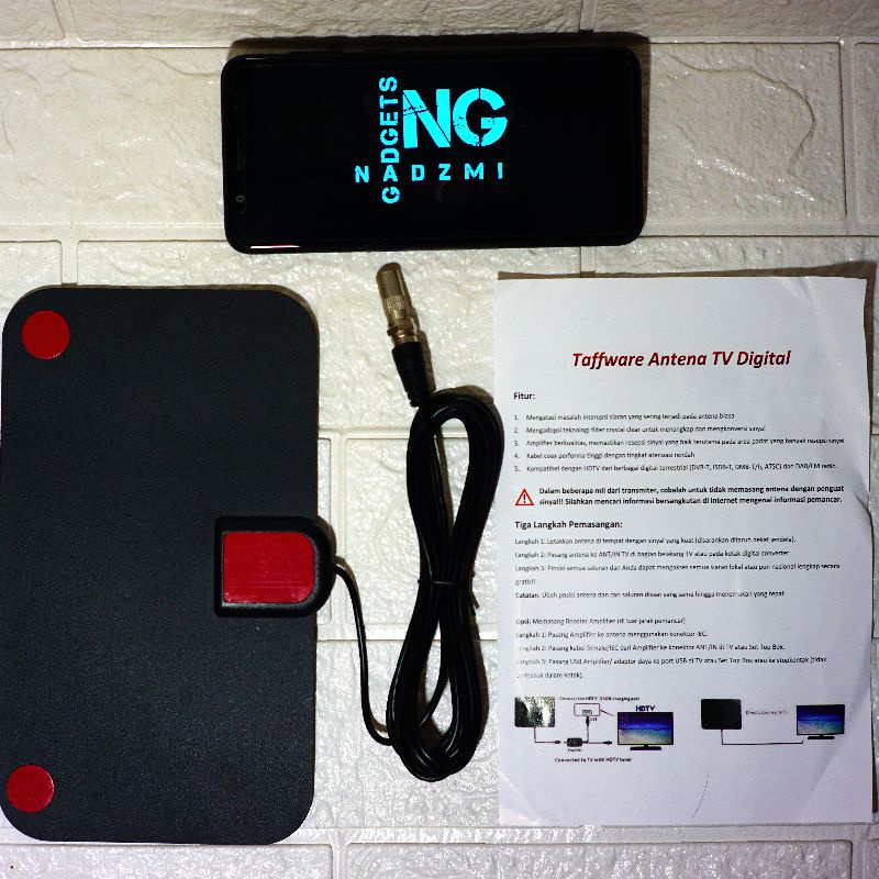 Taffware Antena Indoor TV Digital HD TV LED TFL - D139 Dengan Booster Penguat Sinyal