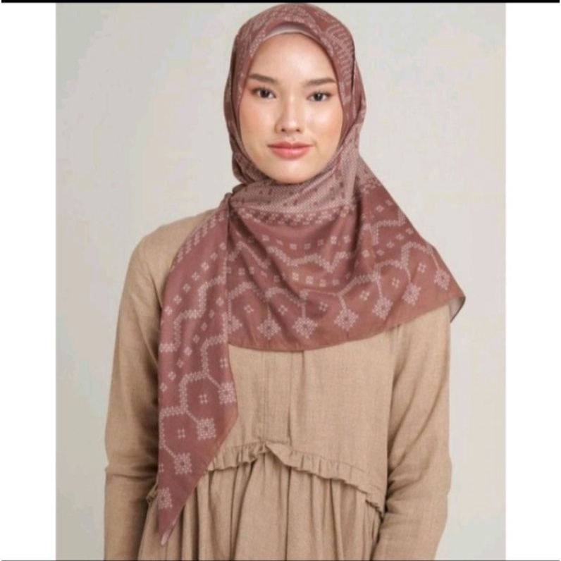 Prelove Dongson Scarf by RiaMiranda