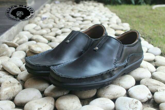 DISC 50% SEPATU SANTAI KULIT ASLI BLACKMASTER RING