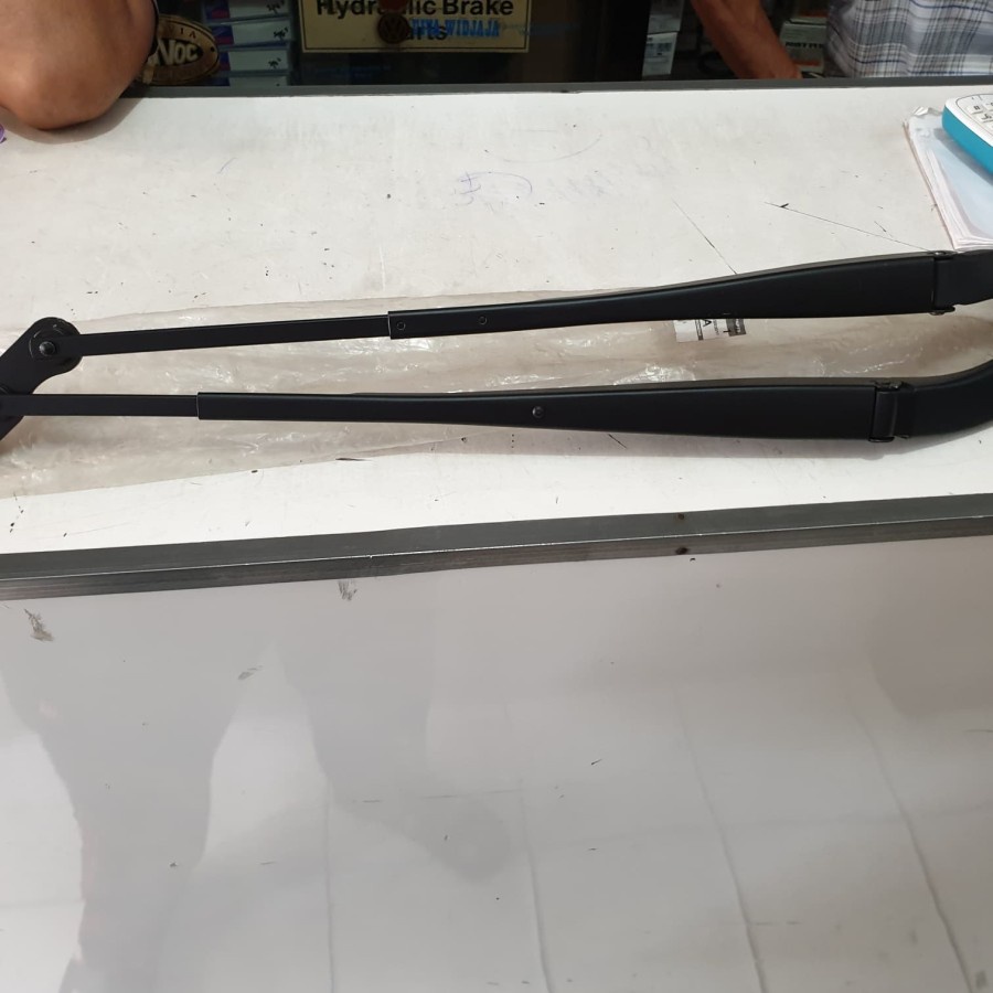 arm wiper depan datsun go