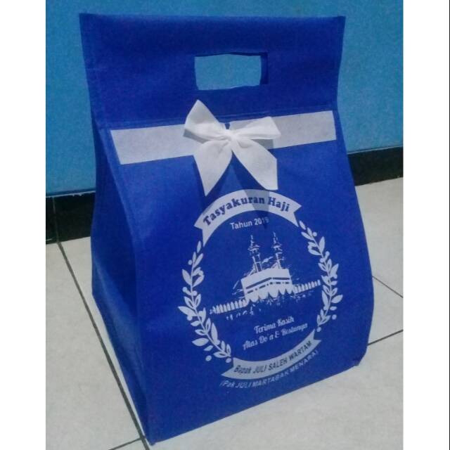 

Tas syukuran haji pegangan kotak