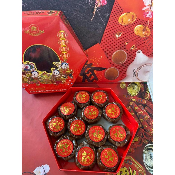 

Kue Keranjang/Kue Dodol/Kue Sincia/Kue Bakul/ Kue Imlek