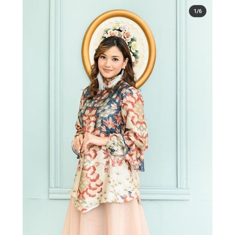 Emily Blouse Wearing Klamby