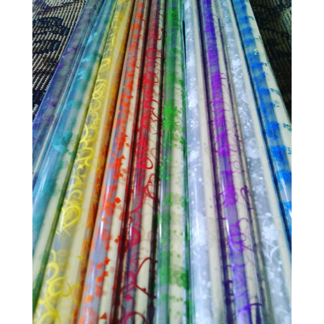 

Plastik Parcel Polos dan Corak Tebal / Plastik Bunga / Plastik Packing / Plastik Buku Cetak