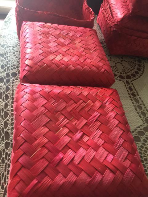 (b2502) Sepasang Besek Warna 25x25x8 Cm Besek Warna Warni Besek Snack Besek Nasi Besek Kenduri