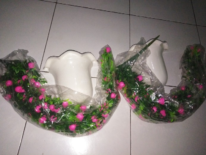 Juntai Vernalya Pretty Priti+pot Dinding/bunga Plastik/daun Rambat Plastik/rumput Plastik/busa Bunga