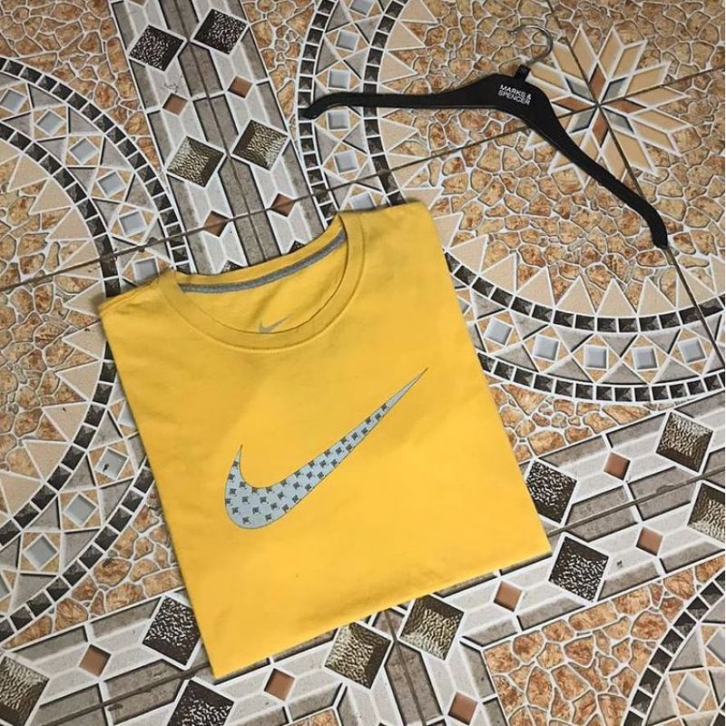 NIKE BIG SWOOSH MUSTARD T SHIRT