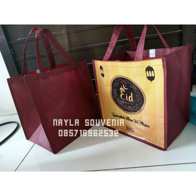 

tas lebaran custom/tas parcel lebaran uk.25x25x18 cm