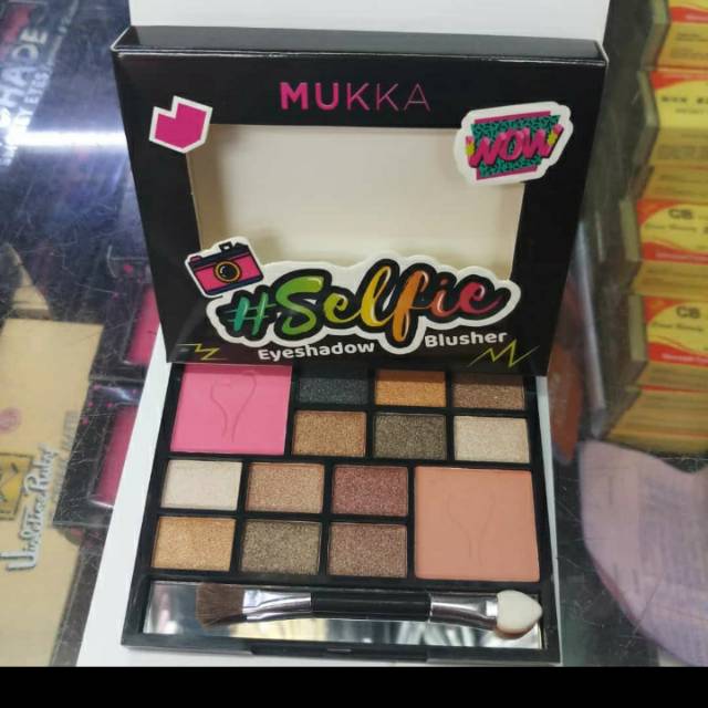 Eyeshadow + blusher selfie mukka