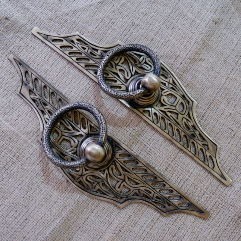 HANDLE TARIKAN GAGANG PINTU KUNINGAN COKLAT ANTIK BENTUK WAYANG GUNUNGAN KOLEKSI BARANG ANTIK COD