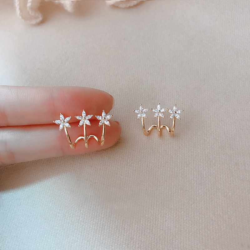 Anting Klip Desain Bunga Kecil Aksen Zirkon Untuk Wanita