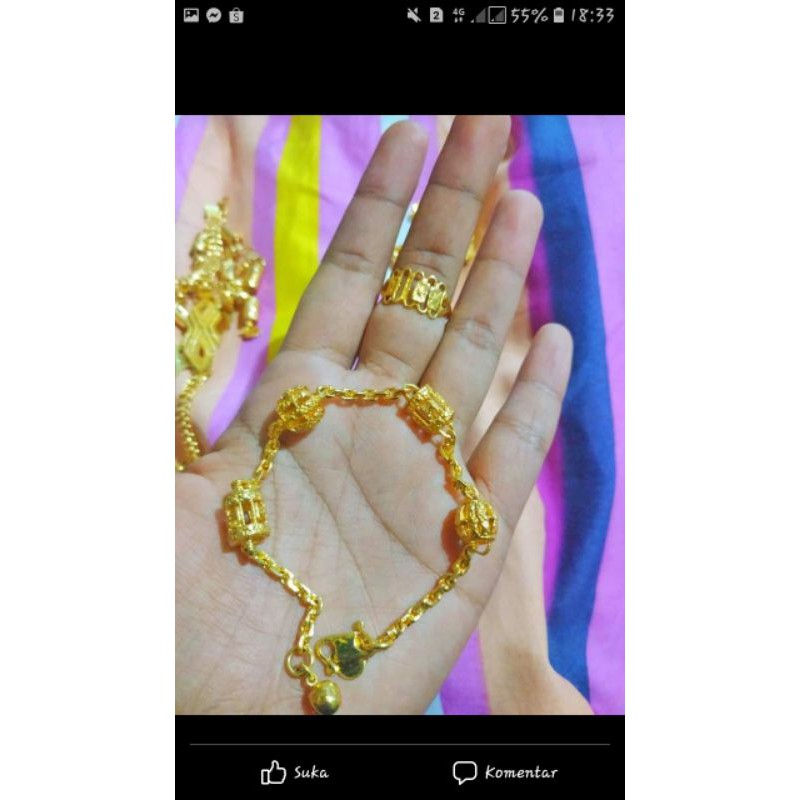 Gelang emas kristal
