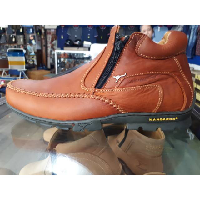 Sepatu Pria Kangaroo