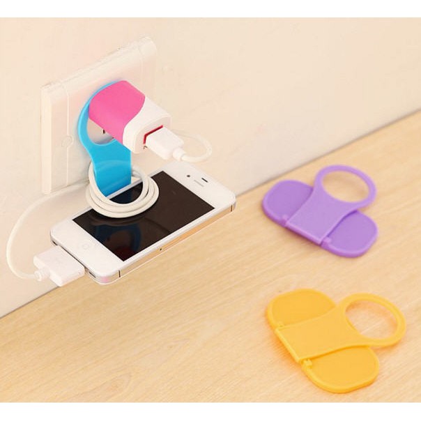 Travelmate Cell Phone Hanger: Gantungan Ponsel d Stop Kontak Gantung HP Aman