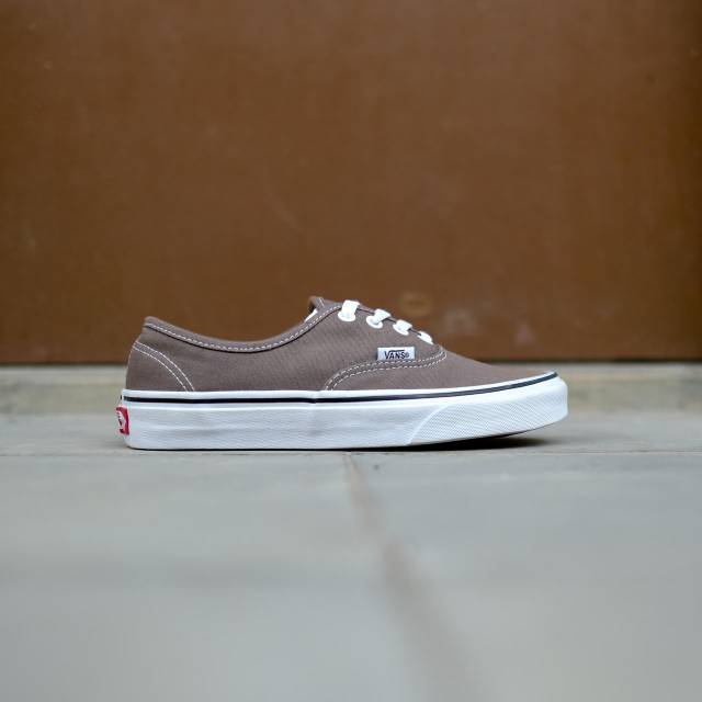 vans authentic falcon