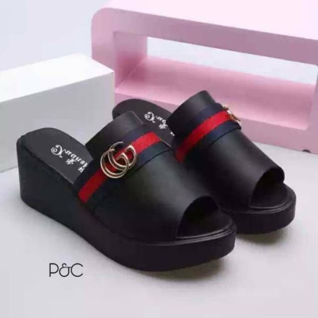 WEDGES SANTAI WANITA SANDAL CEWEK LUCU MURAH SENDAL MAIN MALL SANTAI MURAH MODEL GUCCI BEE IMPORT