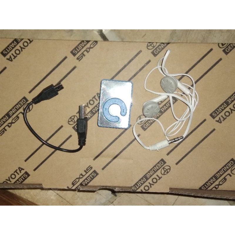 MP3 MINI  MUSIC PLAYER+ KABEL DATA+HEADSET+PACKING MIKA