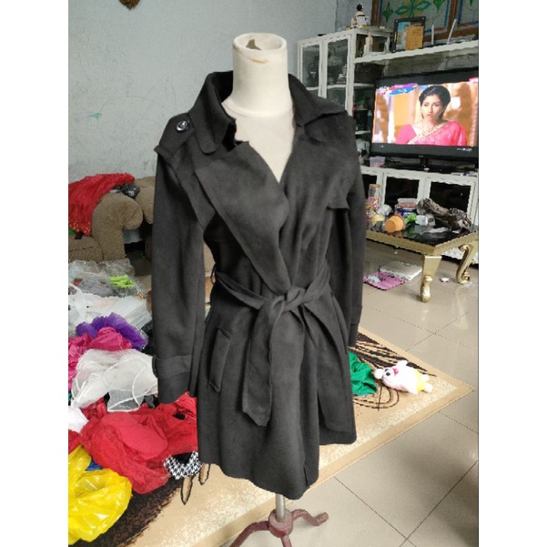 preloved coat wanita warna hitam