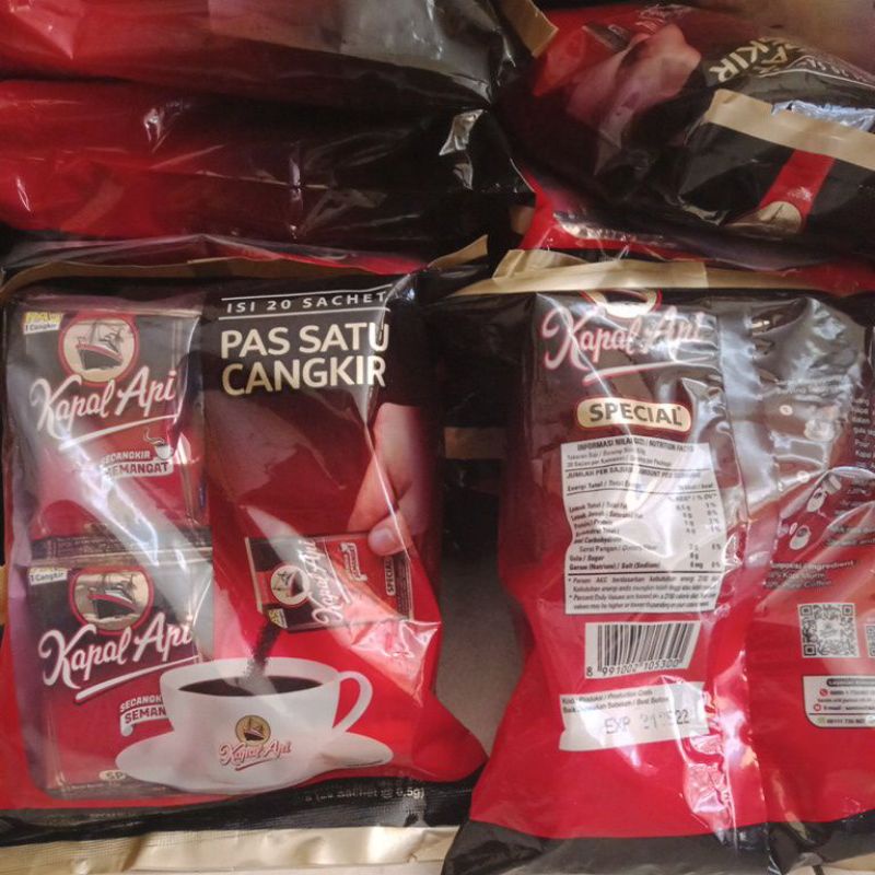 Kopi Kapal Api isi 20 sachet pas satu cangkir (tanpa Gula)
