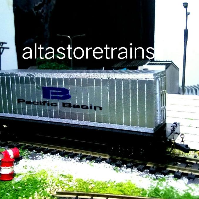 miniatur Kereta api gerbong datar dan kontainer selalu ready