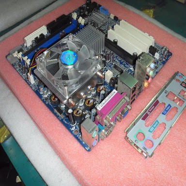 Paket motherboard LGA 775 plus proc dual core ram 1gb dan fan standar eks korea