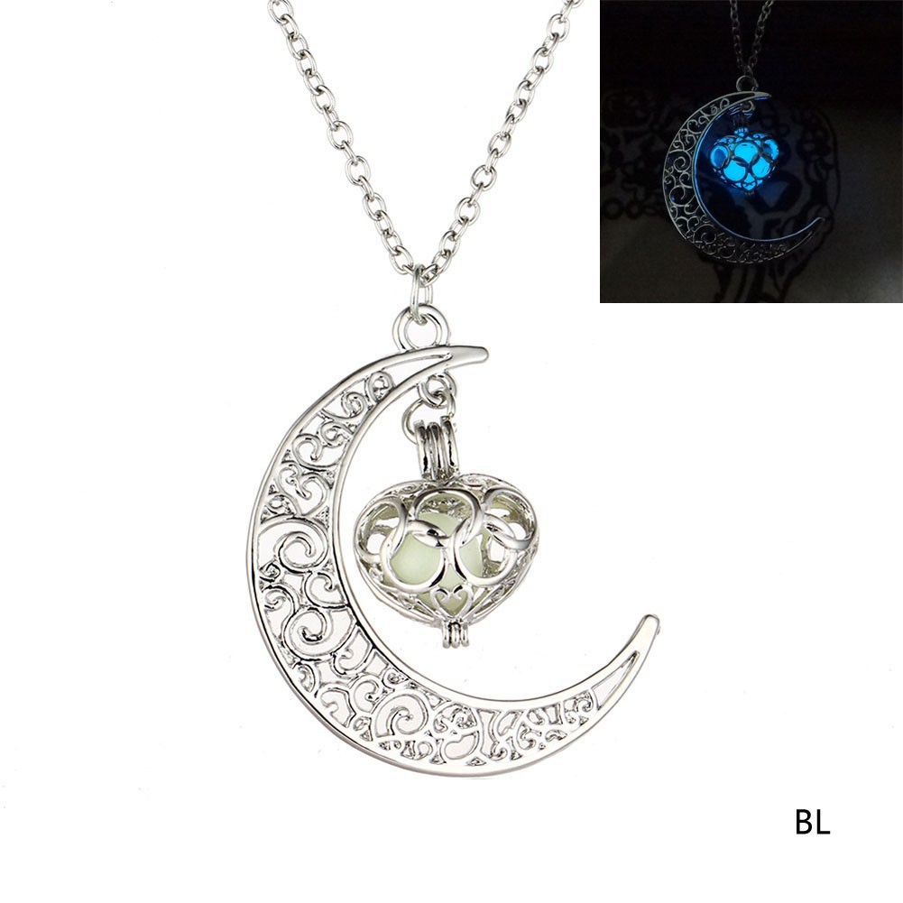 Kalung Rantai dengan Liontin Bentuk Sailor Moon Glow In The Dark