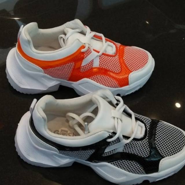 Sneakers Cewek - Sepatu Gosh